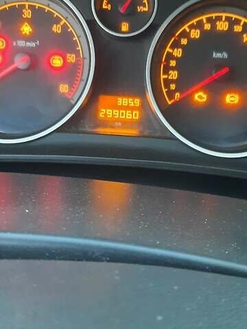 Серый Опель Астра, объемом двигателя 0 л и пробегом 300 тыс. км за 5700 $, фото 1 на Automoto.ua