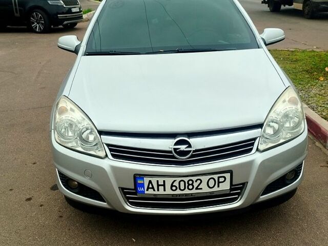 Серый Опель Астра, объемом двигателя 1.6 л и пробегом 210 тыс. км за 5800 $, фото 1 на Automoto.ua