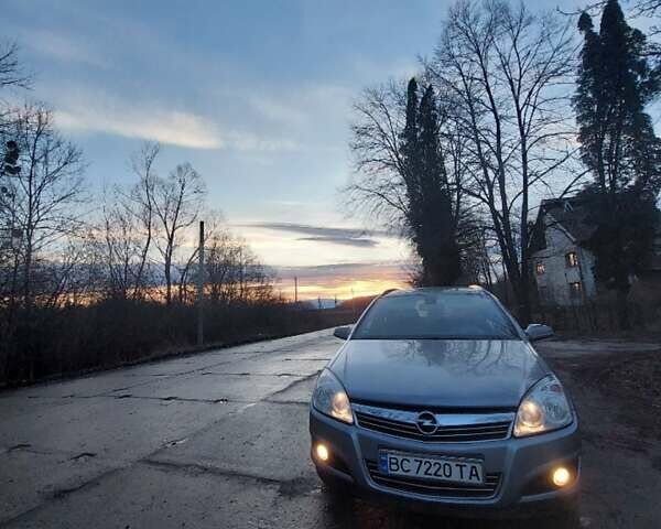 Серый Опель Астра, объемом двигателя 1.7 л и пробегом 264 тыс. км за 4899 $, фото 1 на Automoto.ua