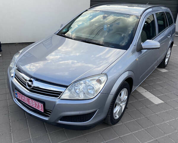 Серый Опель Астра, объемом двигателя 1.6 л и пробегом 214 тыс. км за 5700 $, фото 1 на Automoto.ua