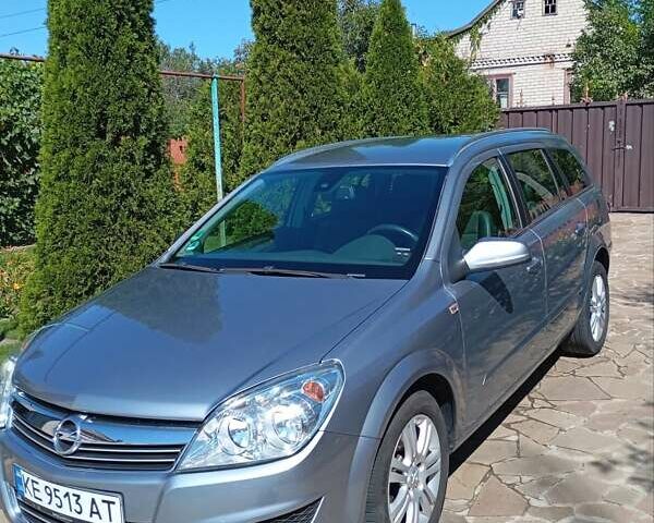 Серый Опель Астра, объемом двигателя 1.6 л и пробегом 215 тыс. км за 5800 $, фото 1 на Automoto.ua