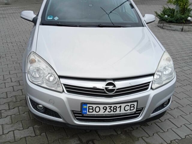 Серый Опель Астра, объемом двигателя 1.7 л и пробегом 228 тыс. км за 4900 $, фото 1 на Automoto.ua