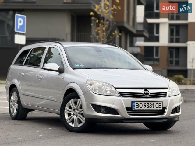 Серый Опель Астра, объемом двигателя 1.7 л и пробегом 228 тыс. км за 4899 $, фото 1 на Automoto.ua