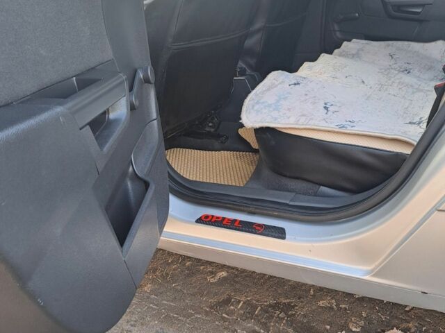 Серый Опель Астра, объемом двигателя 1.4 л и пробегом 182 тыс. км за 5100 $, фото 1 на Automoto.ua