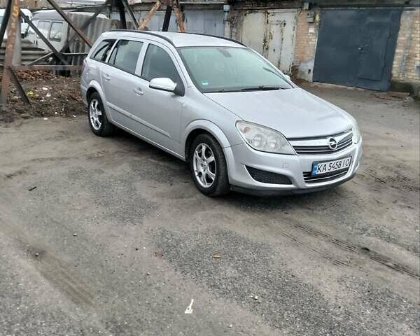 Серый Опель Астра, объемом двигателя 1.7 л и пробегом 280 тыс. км за 4999 $, фото 1 на Automoto.ua