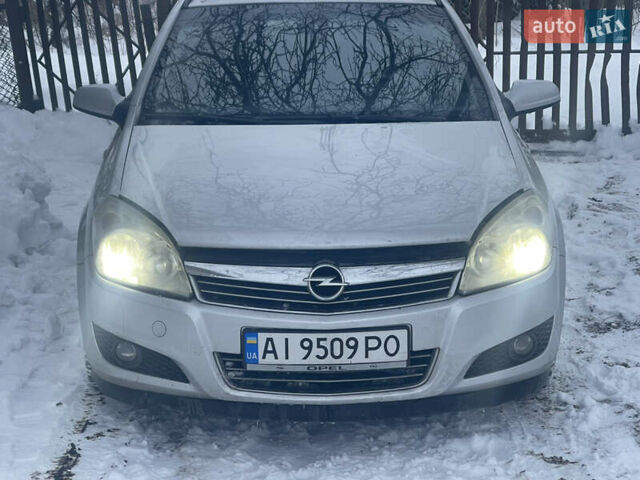 Серый Опель Астра, объемом двигателя 1.69 л и пробегом 260 тыс. км за 5350 $, фото 1 на Automoto.ua