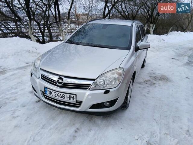 Серый Опель Астра, объемом двигателя 1.7 л и пробегом 278 тыс. км за 5200 $, фото 1 на Automoto.ua