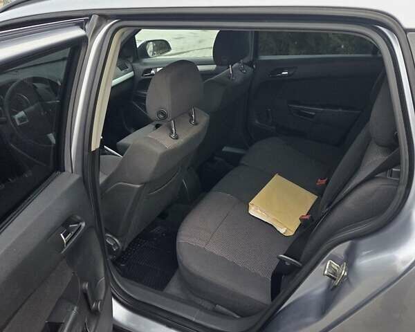 Сірий Опель Астра, об'ємом двигуна 1.6 л та пробігом 255 тис. км за 4600 $, фото 1 на Automoto.ua