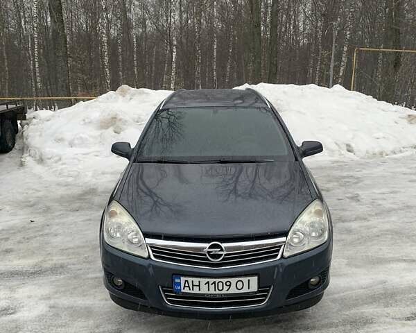 Серый Опель Астра, объемом двигателя 1.6 л и пробегом 306 тыс. км за 5300 $, фото 1 на Automoto.ua