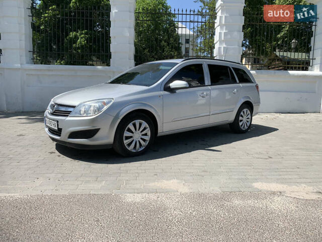 Серый Опель Астра, объемом двигателя 1.7 л и пробегом 309 тыс. км за 5250 $, фото 1 на Automoto.ua