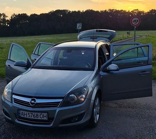 Сірий Опель Астра, об'ємом двигуна 1.6 л та пробігом 258 тис. км за 5500 $, фото 1 на Automoto.ua