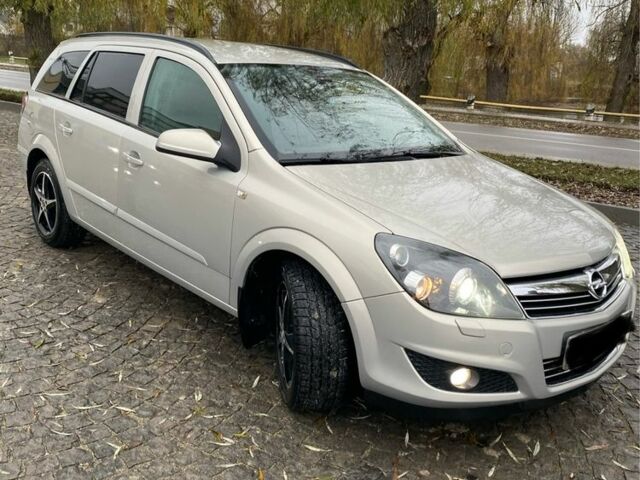 Серый Опель Астра, объемом двигателя 1.6 л и пробегом 196 тыс. км за 6000 $, фото 1 на Automoto.ua