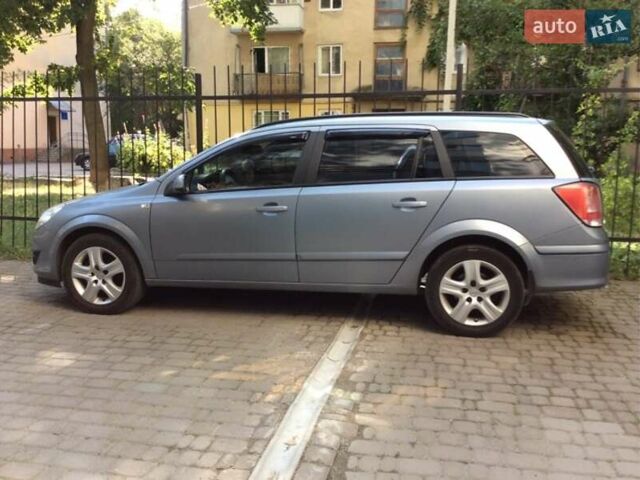 Серый Опель Астра, объемом двигателя 1.2 л и пробегом 216 тыс. км за 5500 $, фото 1 на Automoto.ua