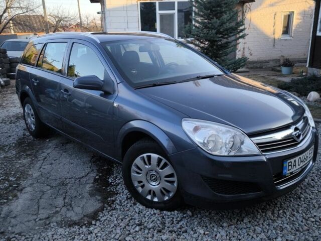 Серый Опель Астра, объемом двигателя 1.6 л и пробегом 215 тыс. км за 4500 $, фото 1 на Automoto.ua