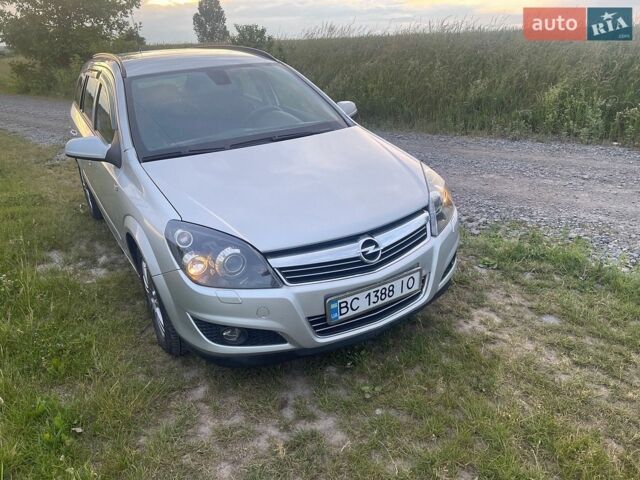 Серый Опель Астра, объемом двигателя 1.7 л и пробегом 255 тыс. км за 4700 $, фото 1 на Automoto.ua