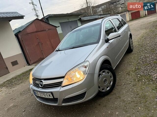 Серый Опель Астра, объемом двигателя 1.69 л и пробегом 240 тыс. км за 3950 $, фото 1 на Automoto.ua