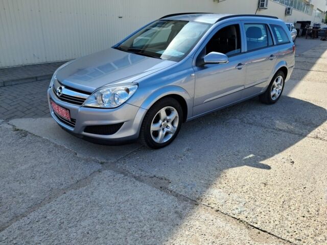 Серый Опель Астра, объемом двигателя 1.6 л и пробегом 156 тыс. км за 5700 $, фото 1 на Automoto.ua