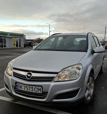Опель Астра 2008 у Луцьку на Automoto.ua Сірий Опель Астра, об'ємом двигуна 1.69 л та пробігом 238 тис. км за 5650 $, фото 1 на Automoto.ua