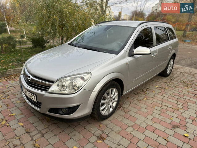 Серый Опель Астра, объемом двигателя 1.6 л и пробегом 283 тыс. км за 5000 $, фото 1 на Automoto.ua