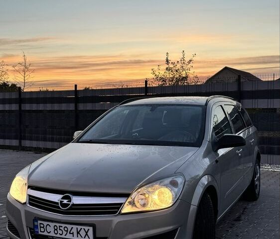 Сірий Опель Астра, об'ємом двигуна 1.6 л та пробігом 260 тис. км за 5204 $, фото 1 на Automoto.ua