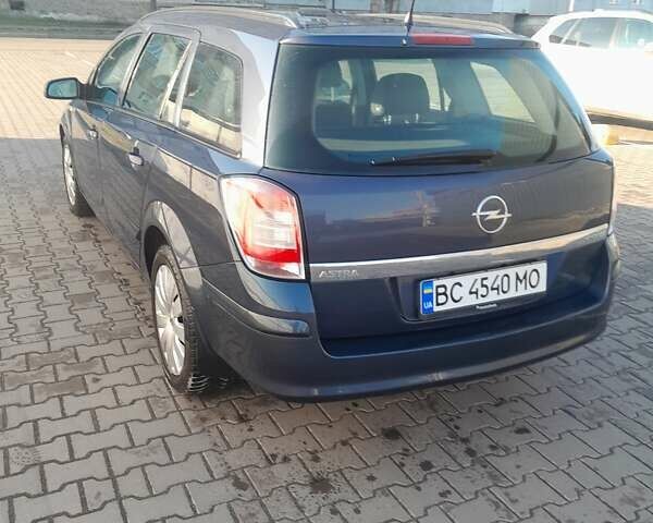 Серый Опель Астра, объемом двигателя 1.25 л и пробегом 272 тыс. км за 5100 $, фото 1 на Automoto.ua