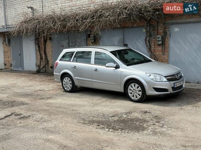 Серый Опель Астра, объемом двигателя 1.69 л и пробегом 268 тыс. км за 5300 $, фото 1 на Automoto.ua