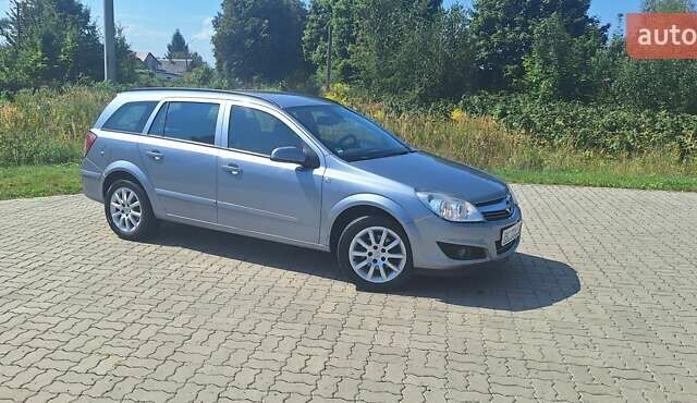 Серый Опель Астра, объемом двигателя 1.7 л и пробегом 253 тыс. км за 4600 $, фото 1 на Automoto.ua