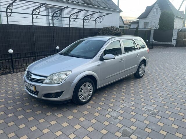 Серый Опель Астра, объемом двигателя 1.6 л и пробегом 215 тыс. км за 5700 $, фото 1 на Automoto.ua