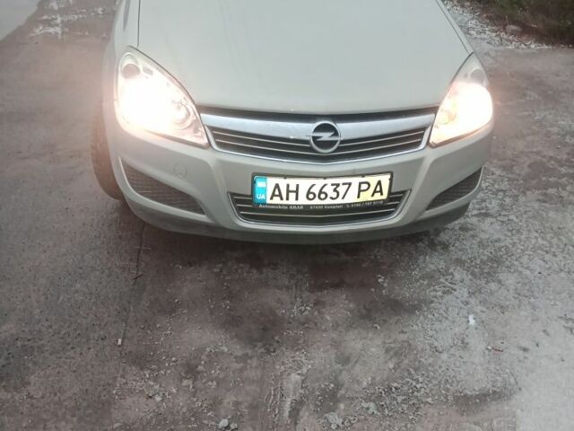 Серый Опель Астра, объемом двигателя 1.4 л и пробегом 240 тыс. км за 5000 $, фото 1 на Automoto.ua