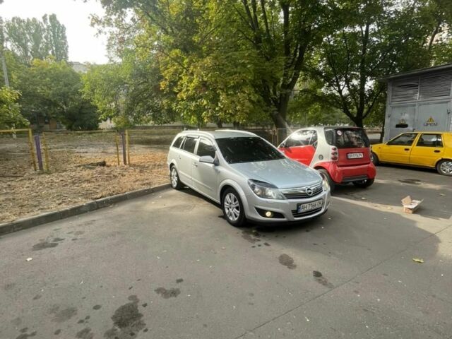 Серый Опель Астра, объемом двигателя 1.7 л и пробегом 300 тыс. км за 5000 $, фото 1 на Automoto.ua