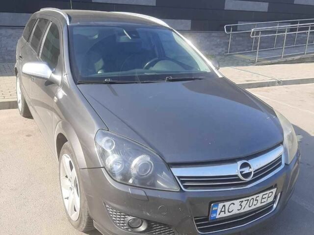 Серый Опель Астра, объемом двигателя 1.7 л и пробегом 320 тыс. км за 4900 $, фото 1 на Automoto.ua