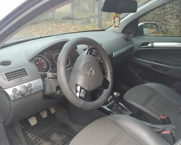 Сірий Опель Астра, об'ємом двигуна 1.6 л та пробігом 25 тис. км за 6200 $, фото 1 на Automoto.ua