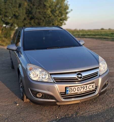 Серый Опель Астра, объемом двигателя 1.6 л и пробегом 208 тыс. км за 5900 $, фото 1 на Automoto.ua