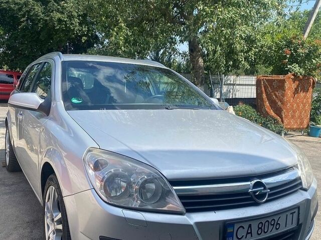 Сірий Опель Астра, об'ємом двигуна 1.91 л та пробігом 295 тис. км за 4000 $, фото 1 на Automoto.ua