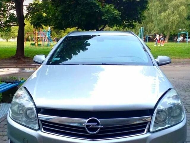 Серый Опель Астра, объемом двигателя 1.7 л и пробегом 300 тыс. км за 5000 $, фото 1 на Automoto.ua