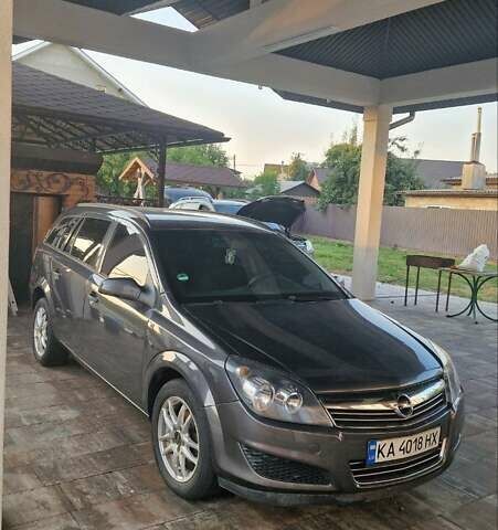 Серый Опель Астра, объемом двигателя 1.6 л и пробегом 220 тыс. км за 5300 $, фото 1 на Automoto.ua