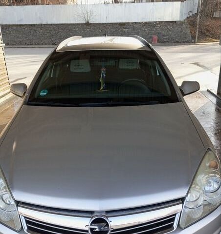 Серый Опель Астра, объемом двигателя 1.36 л и пробегом 270 тыс. км за 4800 $, фото 1 на Automoto.ua