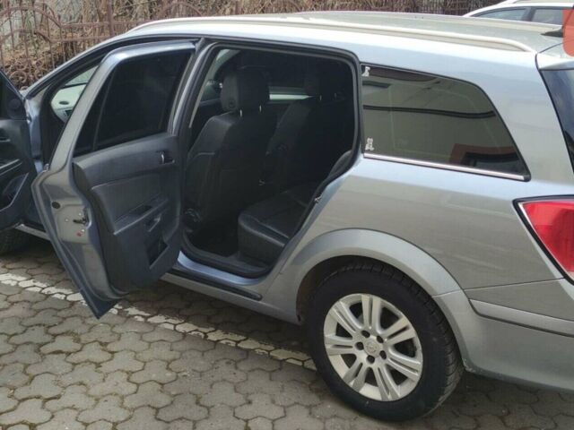 Сірий Опель Астра, об'ємом двигуна 1.7 л та пробігом 230 тис. км за 5600 $, фото 1 на Automoto.ua