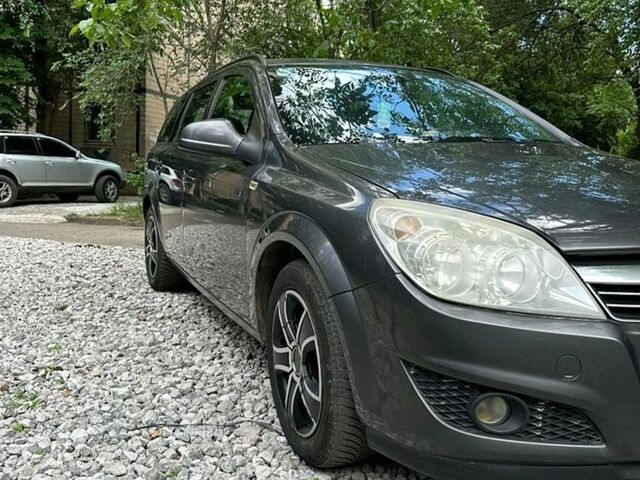 Сірий Опель Астра, об'ємом двигуна 1.69 л та пробігом 296 тис. км за 5700 $, фото 1 на Automoto.ua
