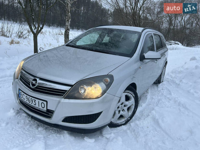 Серый Опель Астра, объемом двигателя 1.7 л и пробегом 280 тыс. км за 4399 $, фото 1 на Automoto.ua