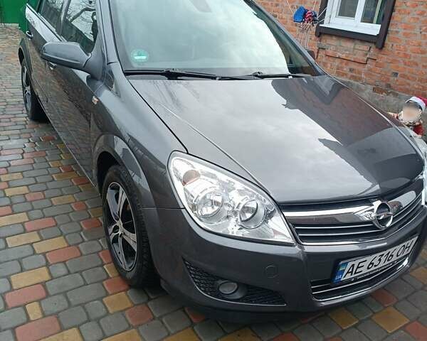 Сірий Опель Астра, об'ємом двигуна 1.6 л та пробігом 127 тис. км за 6200 $, фото 1 на Automoto.ua