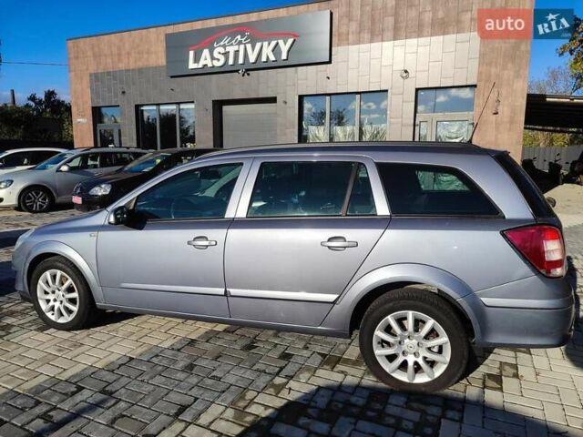 Серый Опель Астра, объемом двигателя 1.6 л и пробегом 219 тыс. км за 5650 $, фото 1 на Automoto.ua