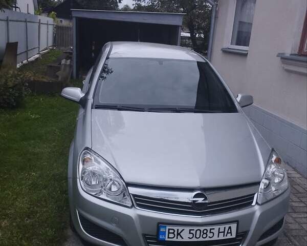 Серый Опель Астра, объемом двигателя 1.6 л и пробегом 131 тыс. км за 5200 $, фото 1 на Automoto.ua