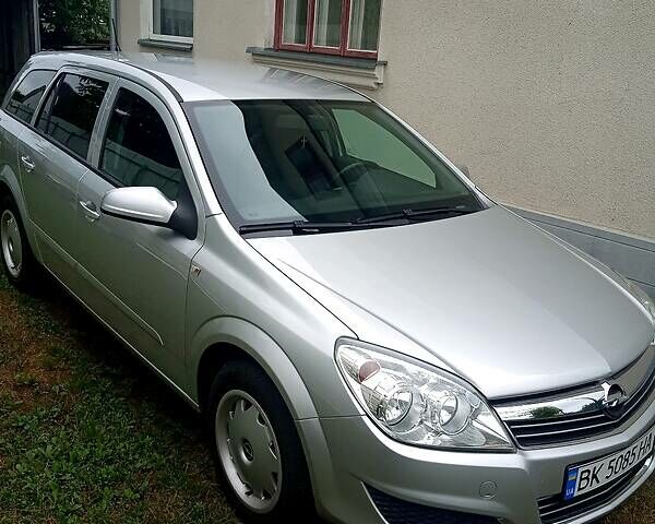 Сірий Опель Астра, об'ємом двигуна 1.6 л та пробігом 131 тис. км за 5200 $, фото 1 на Automoto.ua