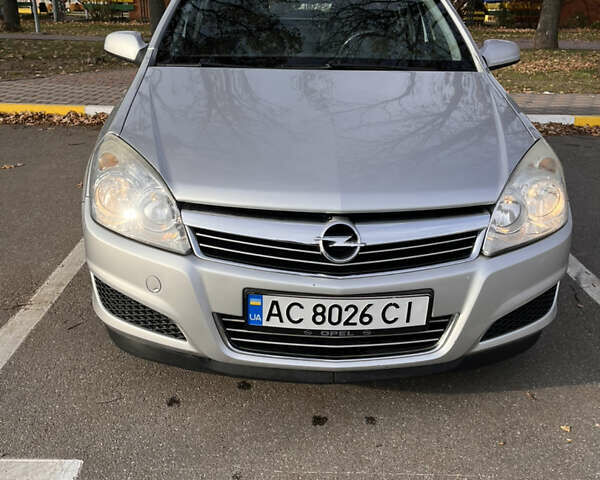 Сірий Опель Астра, об'ємом двигуна 1.6 л та пробігом 243 тис. км за 5500 $, фото 1 на Automoto.ua