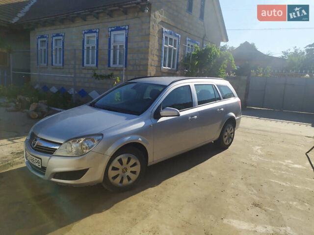 Серый Опель Астра, объемом двигателя 1.7 л и пробегом 199 тыс. км за 5800 $, фото 1 на Automoto.ua