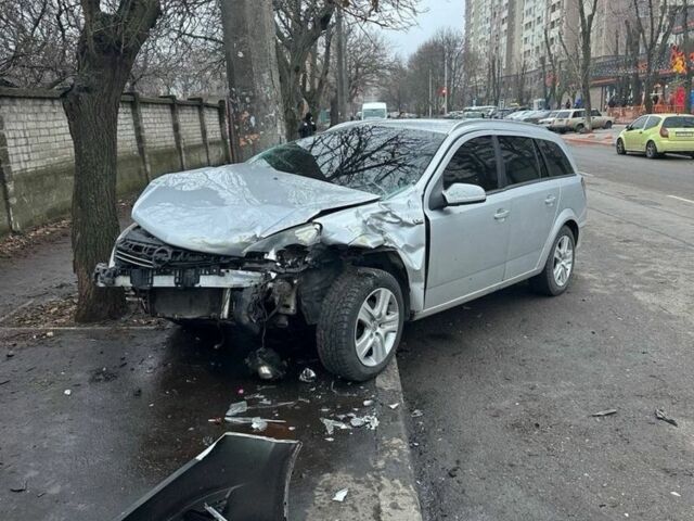 Сірий Опель Астра, об'ємом двигуна 1.6 л та пробігом 240 тис. км за 1601 $, фото 1 на Automoto.ua