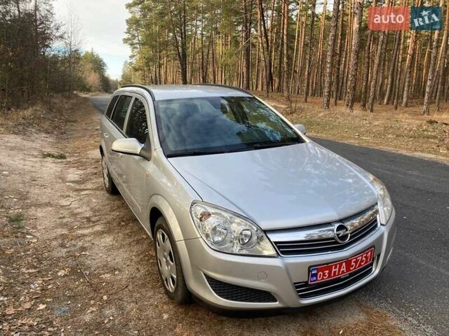Серый Опель Астра, объемом двигателя 1.9 л и пробегом 205 тыс. км за 6000 $, фото 1 на Automoto.ua