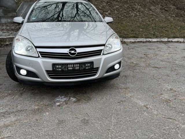 Сірий Опель Астра, об'ємом двигуна 1.7 л та пробігом 263 тис. км за 6100 $, фото 1 на Automoto.ua