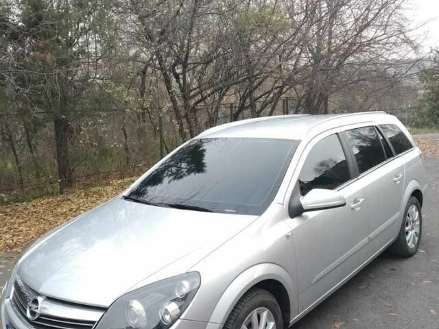 Серый Опель Астра, объемом двигателя 1.6 л и пробегом 250 тыс. км за 6200 $, фото 1 на Automoto.ua